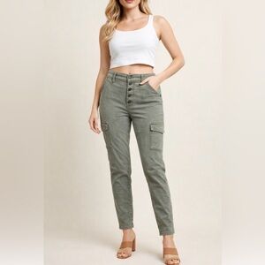 💚Cabi Women’s Button Fly Cargo Pants Olive Green Size 6.